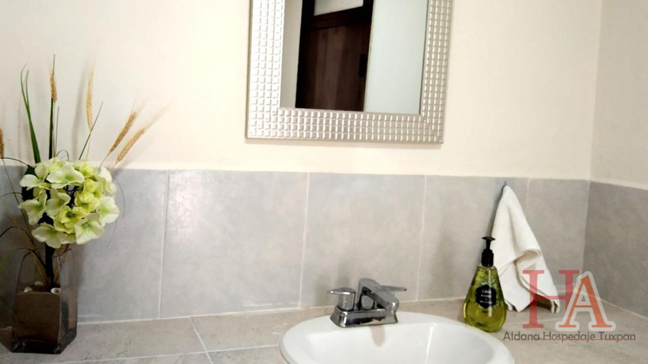 Hospedaje Aldana - Apartamento Amal Zona Centro Тукспан Экстерьер фото