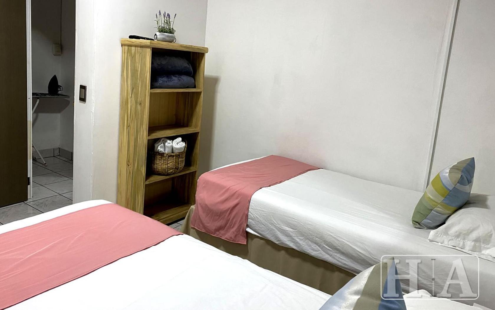 Hospedaje Aldana - Apartamento Amal Zona Centro Тукспан Экстерьер фото